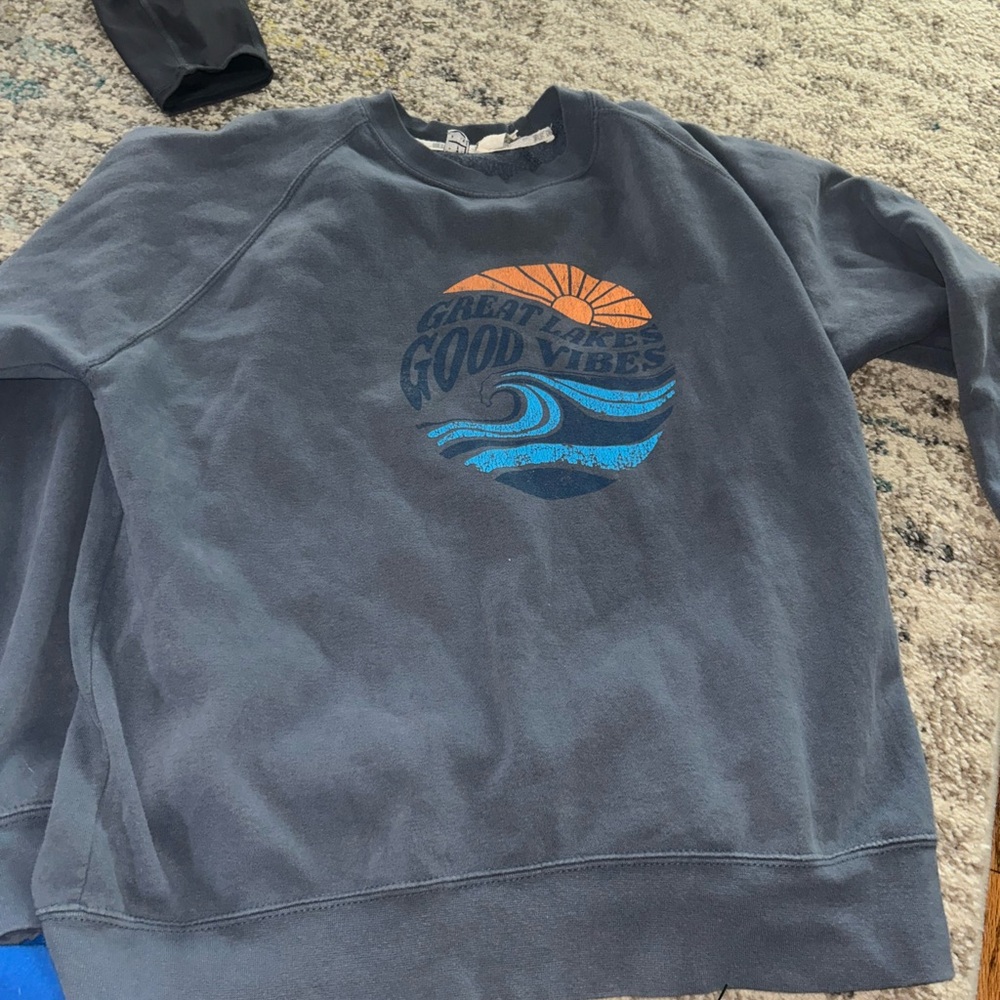 Women's "good vibes" sweatshirt